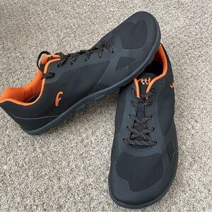 Men's Barefoot Athletic Shoes - Black and Orange